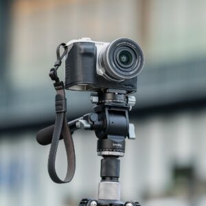 2026-10-04 TBQP Báo Giá Hà Nội - HCM - SmallRig 4777 – Bộ bao da cho máy ảnh Sony ZV-E10 II (Màu đen) 17 SmallRig 4777 – Bộ bao da cho máy ảnh Sony ZV-E10 II (Màu đen) chính hãng, hình ảnh thực tế mua tại HL Studio Phụ Kiện Studio 17