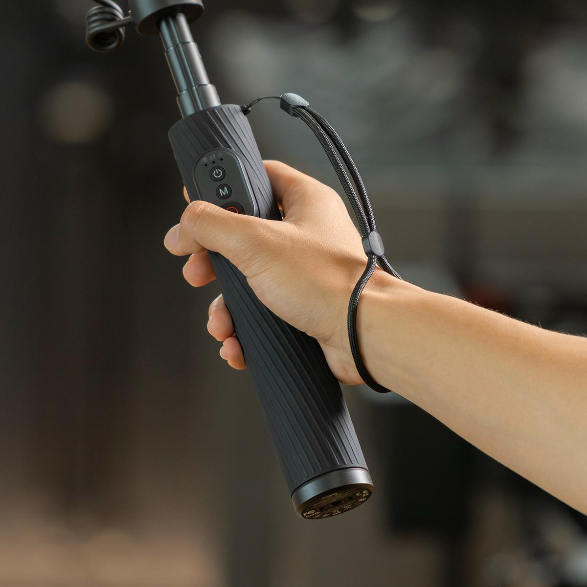 2026-10-04 TBQP Báo Giá Hà Nội - HCM - SmallRig 5463B – Tay cầm Selfie kiêm sạc dự phòng 5000mAh cho Action camera và điện thoại 4 SmallRig 5463B – Tay cầm Selfie kiêm sạc dự phòng 5000mAh cho Action camera và điện thoại chính hãng, hình ảnh thực tế mua tại HL Studio Phụ Kiện Studio 4